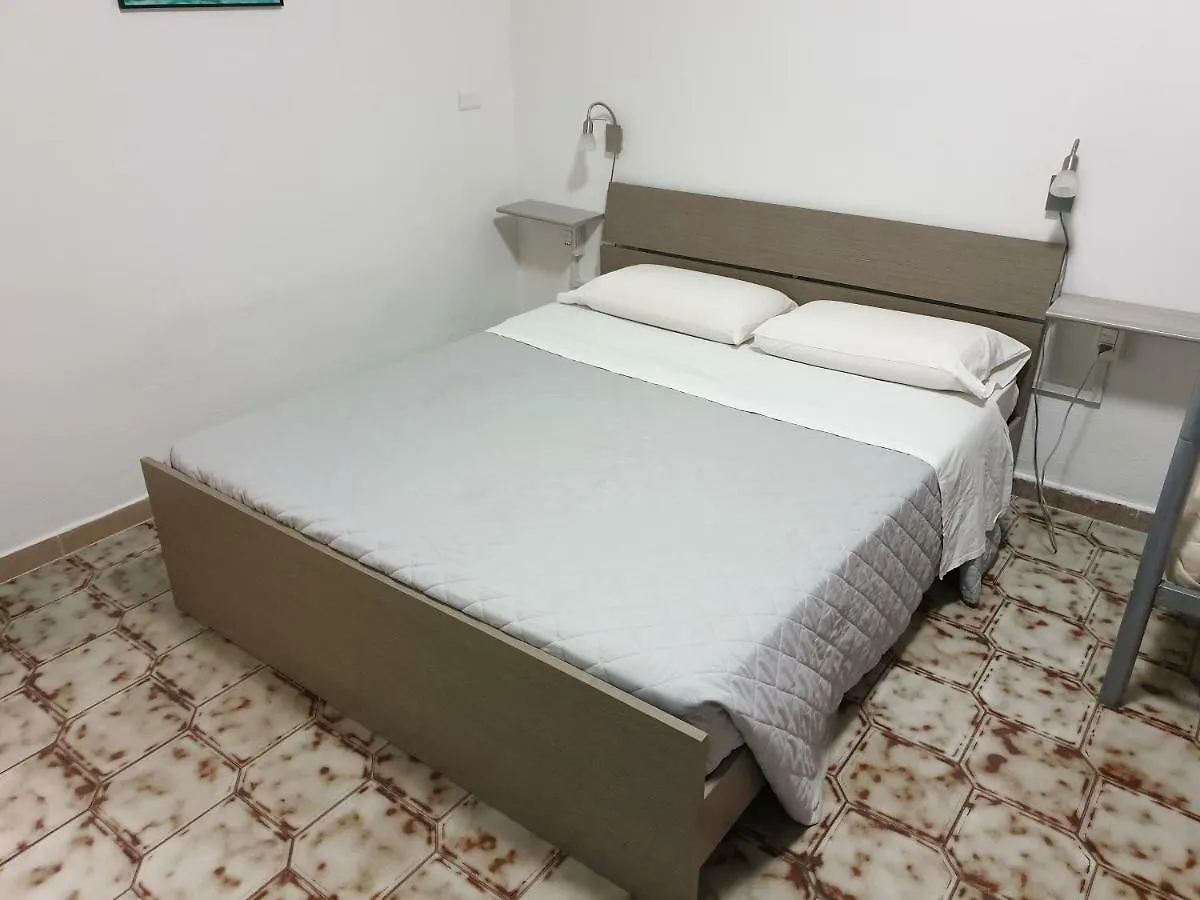 Bed & Breakfast Guest House Tra Rocce E Mare Italy