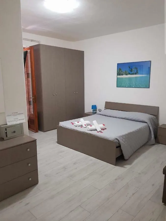 Guest House Tra Rocce E Mare Bed & Breakfast